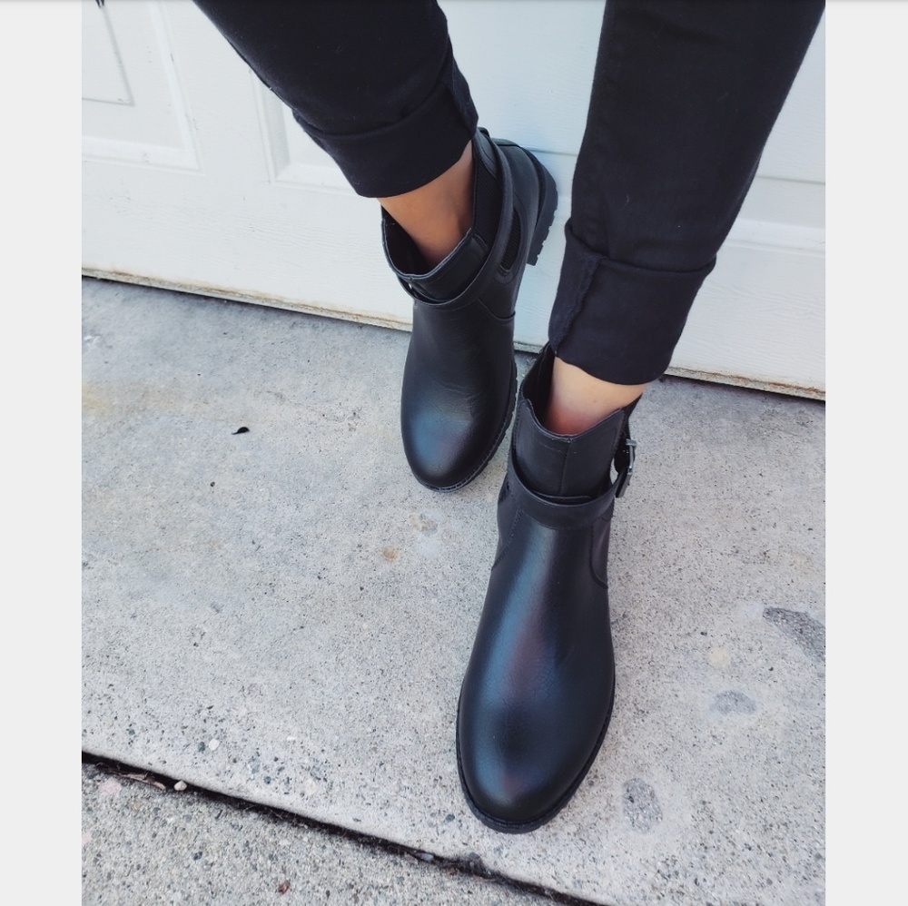 Price firm!/Fall essentials/ black moto boot - Picture 2 of 5